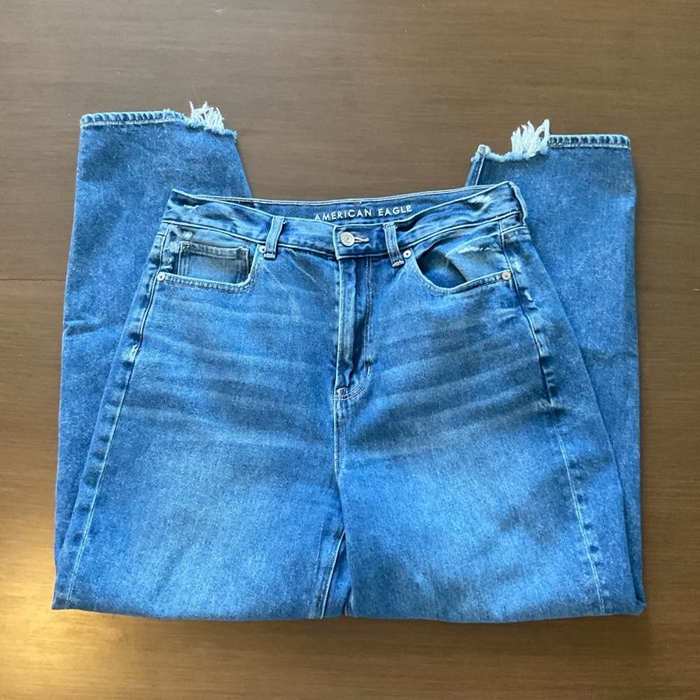 👖American Eagle Outfitters High Rise Relaxed Mom Jeans👖